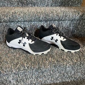 Softball shoes.  Like new!